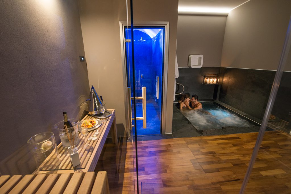 vasca idromassaggio private spa realizzazione centri benessere piscine
